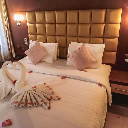The Wave Lakeview Resort & Spa 瓦亚纳德 外观 照片