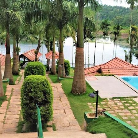 The Wave Lakeview Resort & Spa 瓦亚纳德 外观 照片