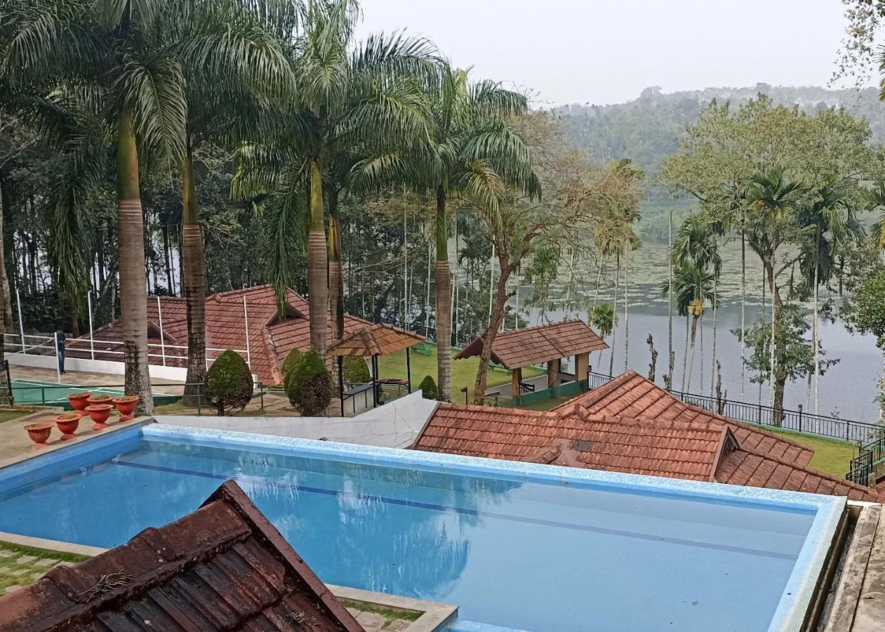 The Wave Lakeview Resort & Spa 瓦亚纳德 外观 照片